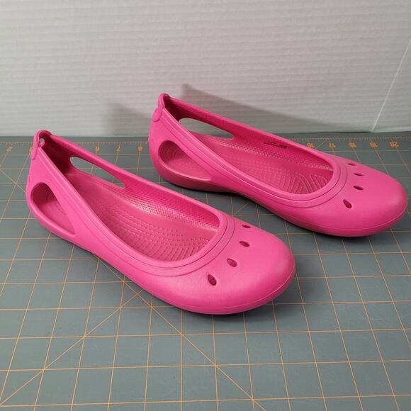 Crocs Kadee Bright Barbie Pink Ballet Flat Big Girl size J6 - Picture 1 of 8